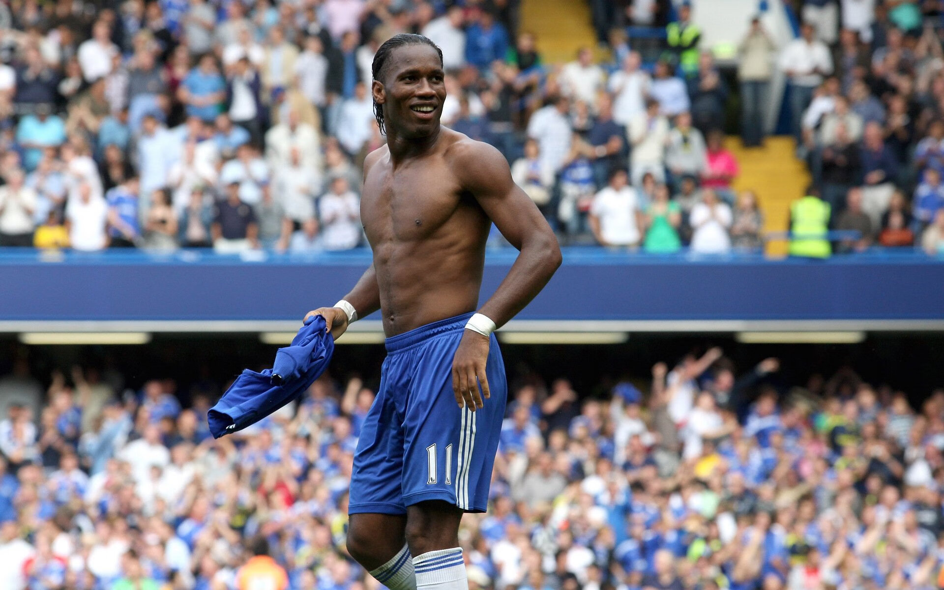 曼联取得关键胜利,积分追赶榜首队伍